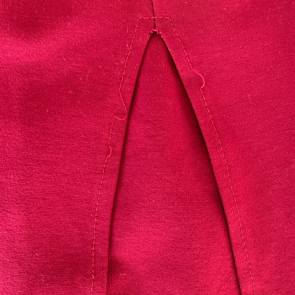 RED THIGH SLIT DRESS - Picture 4 of 4